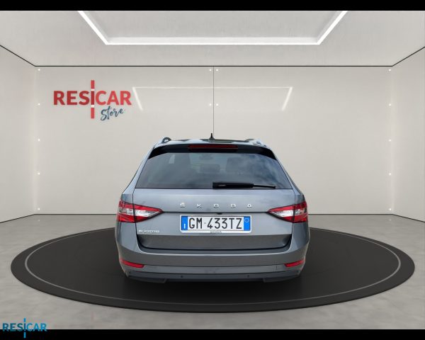 Superb Wagon 2.0 tdi evo Executive 150cv dsg - immagine 13